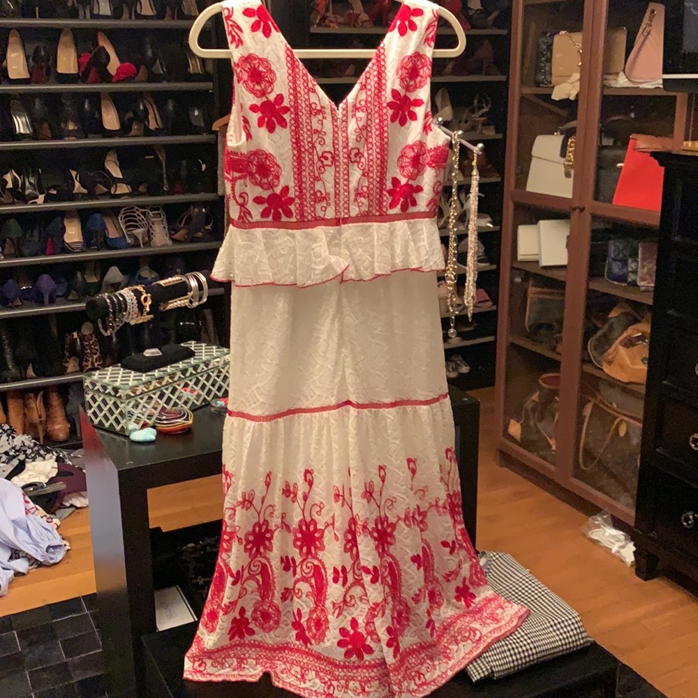 Lace Dress - Picture 2 of 5